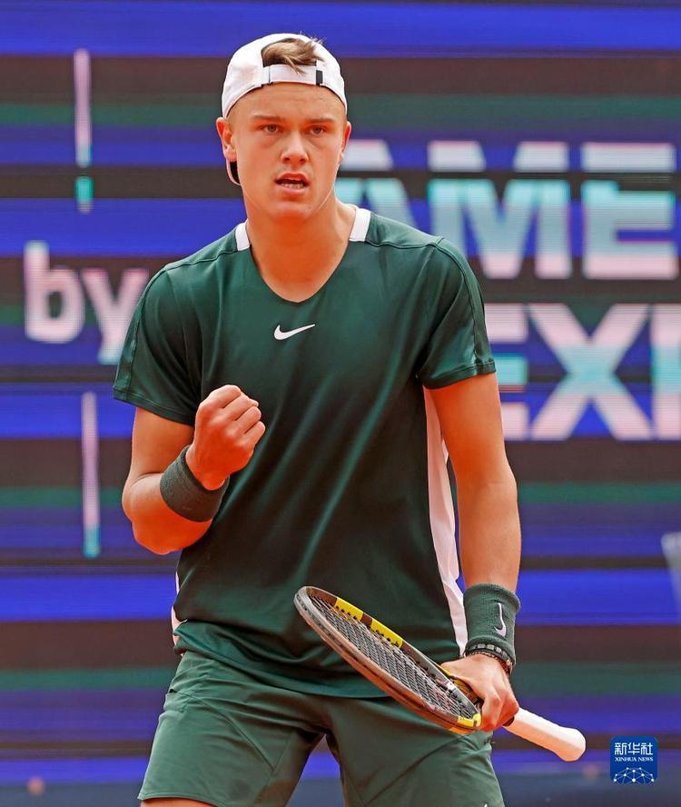 家队新队服 家队新队服