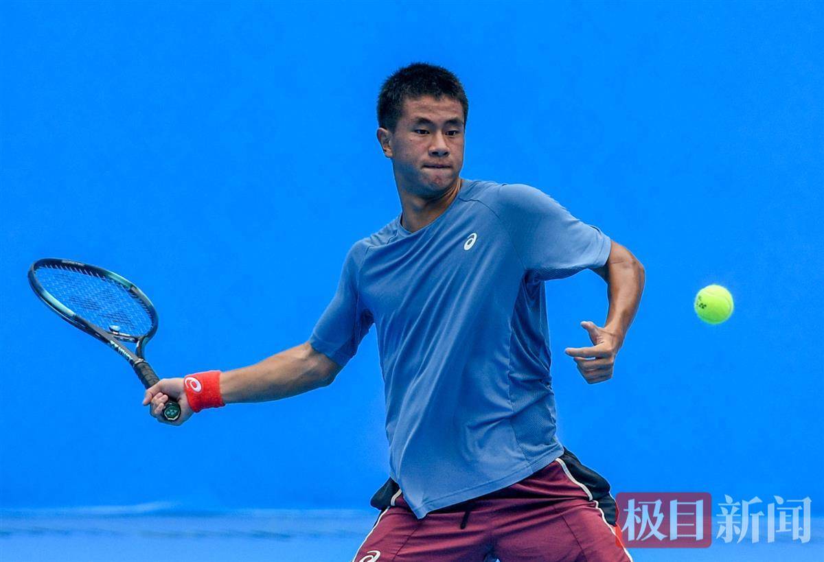 而是他在防 而是他在防